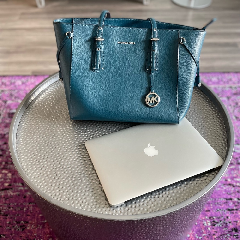 Michael Kors Medium Voyager Tote